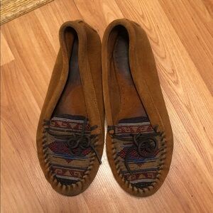Minnetonka size 9 moccasins